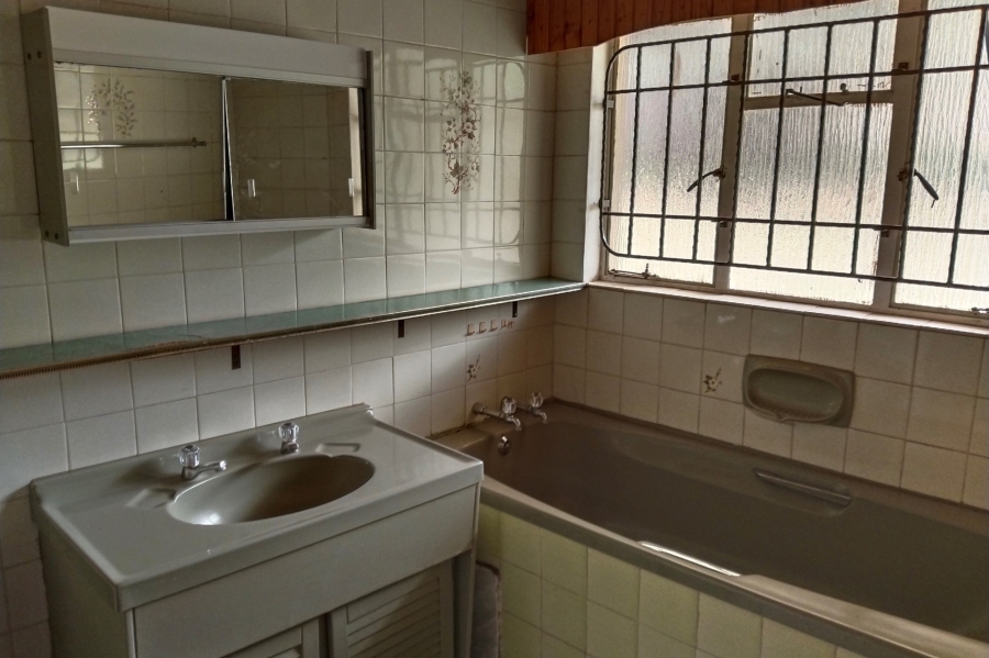 6 Bedroom Property for Sale in Hartbeespoort Rural North West